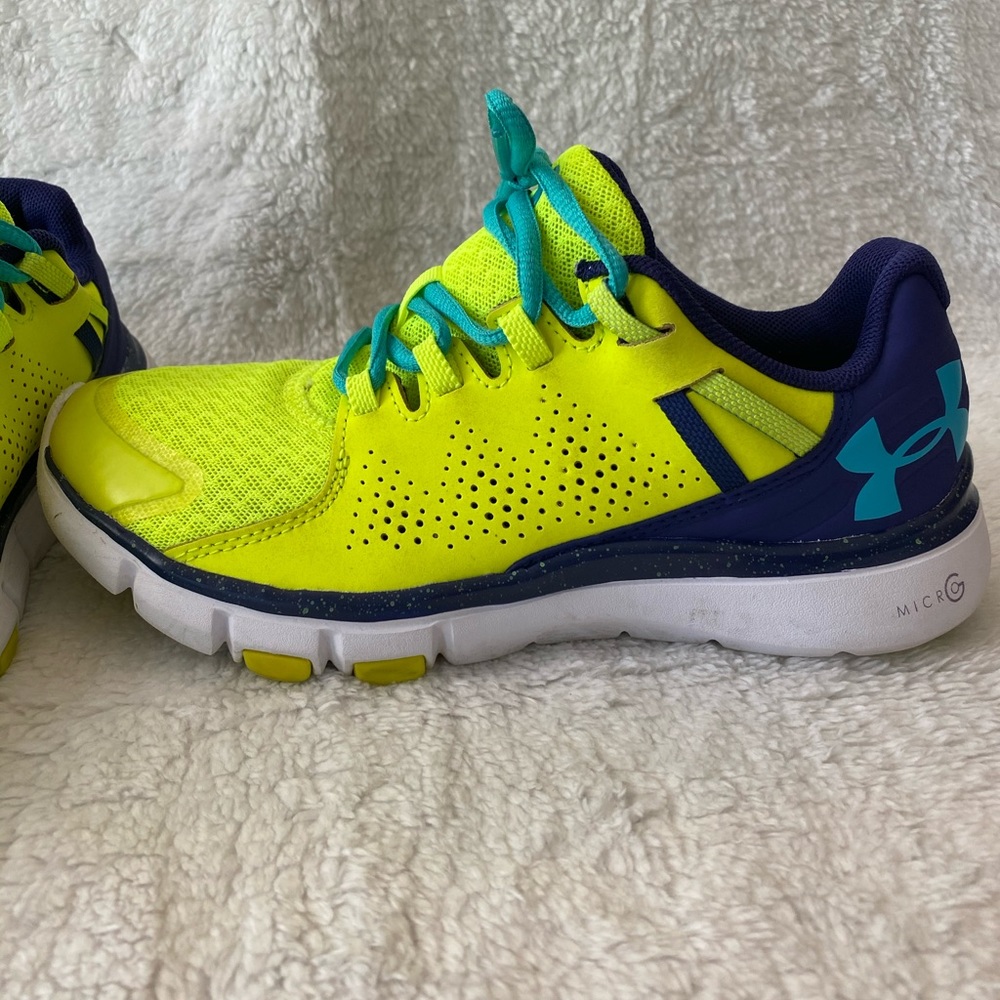 Under Armour Shoes, size 6.